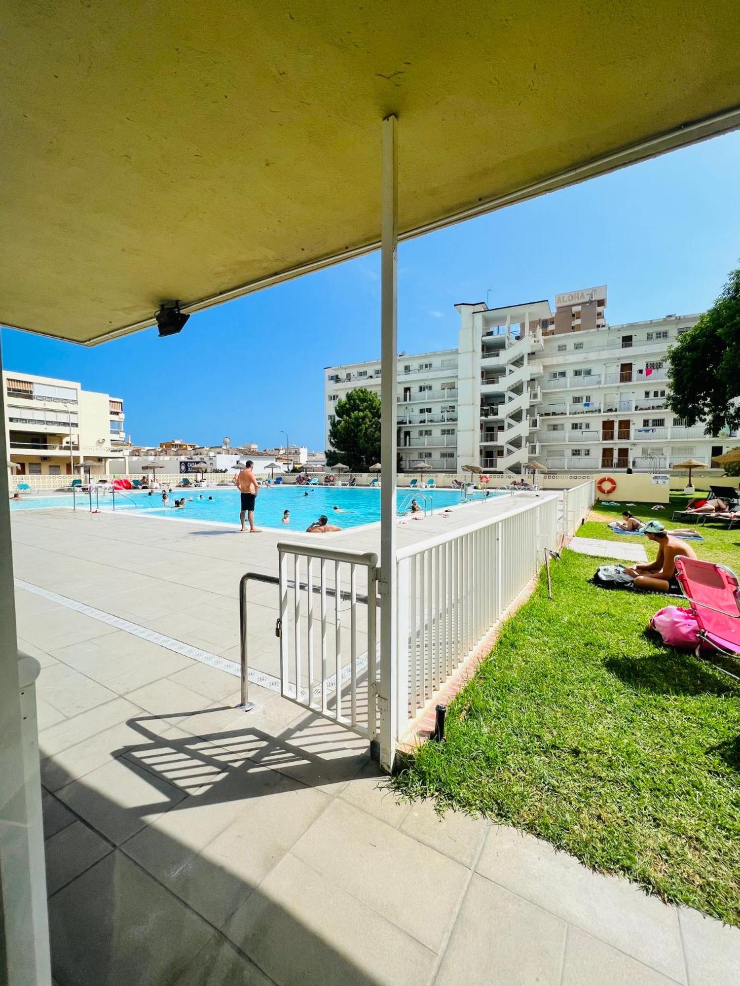 Torremolinos Carihuela Nucleo Cristal Apartman Kültér fotó